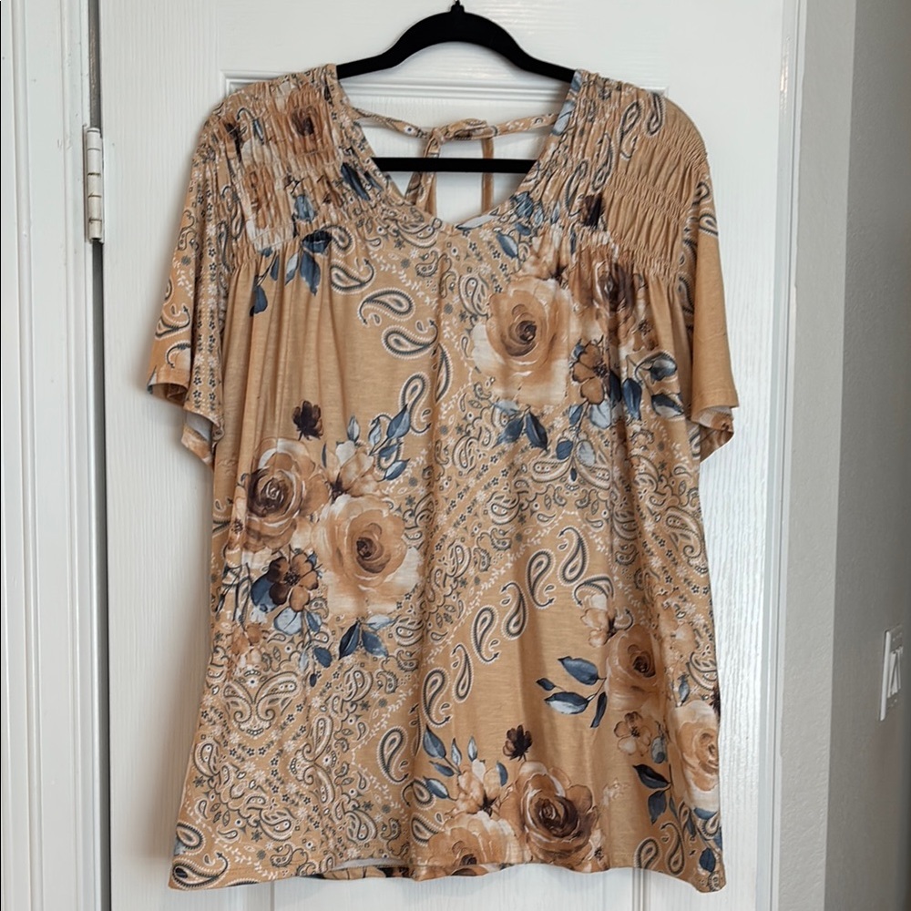 Apt. 9 Tan and Blue Smocked Short Sleeve Blouse